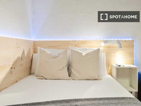 barcelona, Catalonia 08003 - Photo 4