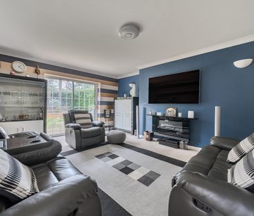 Walkers Ridge, Camberley, Surrey, GU15 - Photo 6