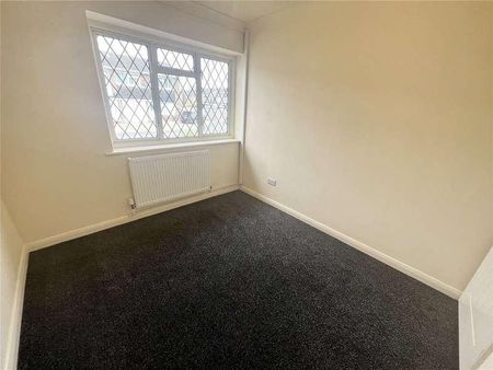 Devon Gardens, Rochford, Essex, SS4 - Photo 3