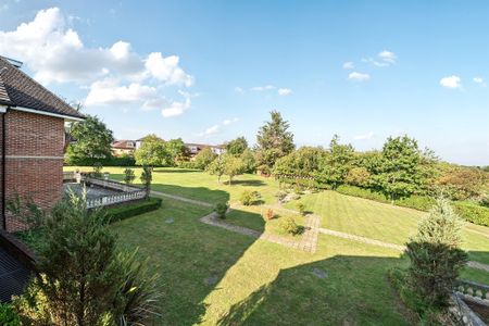 Shoppenhangers Road, Maidenhead - Photo 2