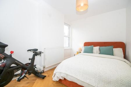 3 bedroom semi-detached house to rent - Photo 4