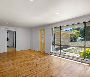 Neat & Updated Three Bedroom Home in Convenient Location! - Photo 1