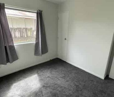 2 Bedroom Cozy Unit in Central Ranui - Photo 3