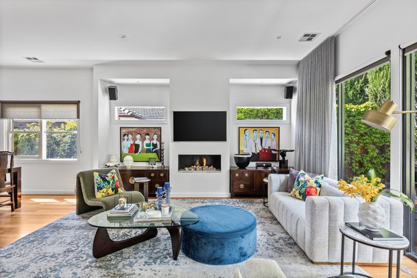 A Rare Luxury Rental Offering in Essendon’s Coveted Windy Hill Precinct - Photo 1