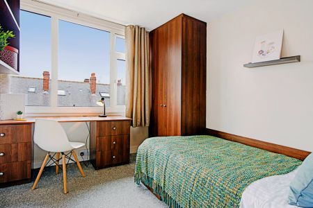 8 Beds 1 Bath - Photo 4