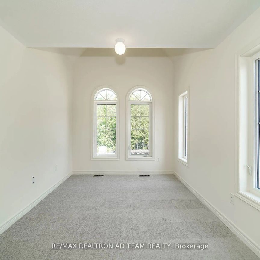 Condo Townhouse For Lease | E9014239 - Photo 1