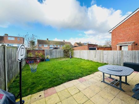 13, Ernest Close, - Photo 5