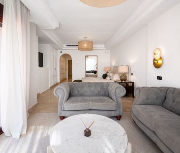 Townhouse in Nueva Andalucía - Photo 5