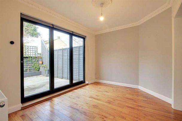 Woodlands Avenue, Berkhamsted, HP4 - Photo 1