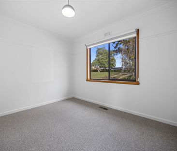Buninyong - Photo 1