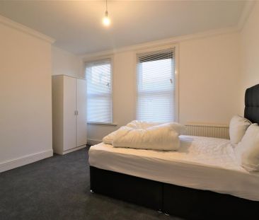 5 bedroom terraced house to rent - Photo 3