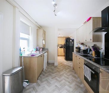 4 bedroom house to rent - Photo 3