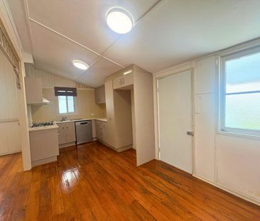 Inner City Living with Charm - Photo 2