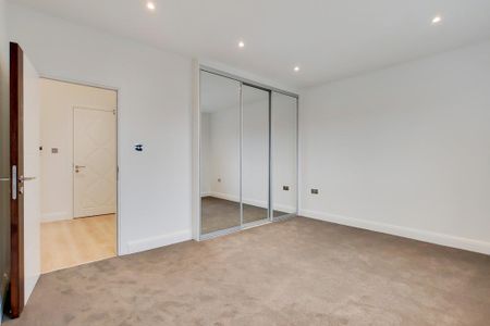 1 Bed Flat, Gunnersbury Avenue, W5 - Photo 3