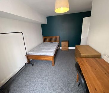 4 bedroom terraced house to rent - Photo 4