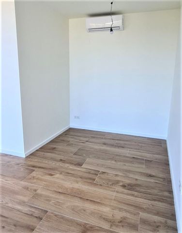 TERRASSENHIT, FERNBLICK, klimatisiertes 37 m2 Dachgeschoß mit 23 m2 Terrasse, 1 Zimmer, Komplettküche, Duschbad, Anton-Bosch-Gasse - Photo 4