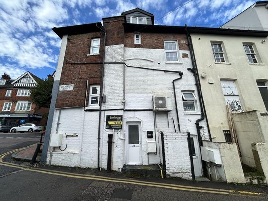 2 bedroom flat to rent - Photo 1