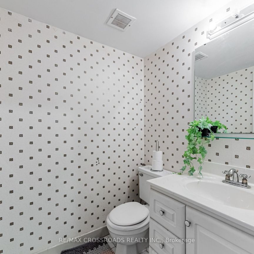 For Lease - 20 Sunrise Avenue Unit# 111, Toronto, Ontario - Photo 1