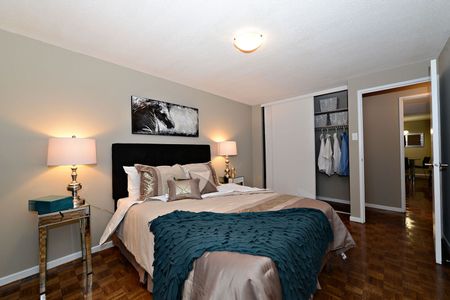 2851 & 2861 Baycrest Drive Apartments - Photo 4