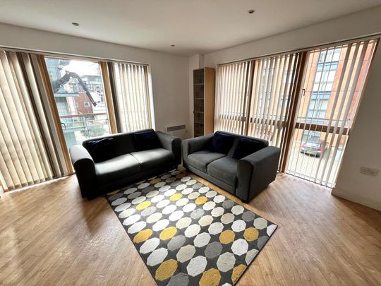 2 bedroom flat to rent - Photo 1