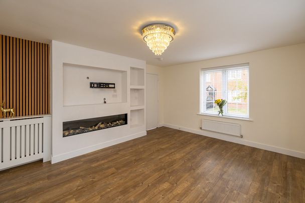 Hurrier Grove, Rossington, DN11 - Photo 1