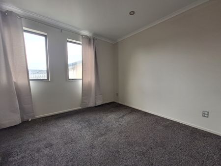 2 Bedroom Townhouse with Separate garage - Photo 2