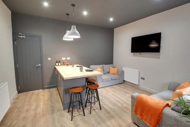 1 bedroom in a house share to rent - Photo 1