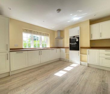 4 bedroom detached house to rent - Photo 5
