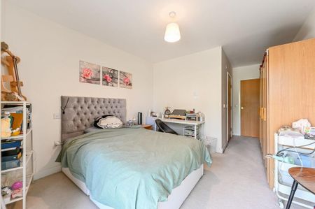 2 bedroom maisonette to rent - Photo 4