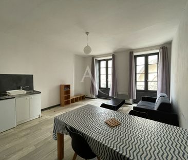 Location Appartement 2 pièces 37m² FONTENAY LE COMTE 85200 - Photo 1