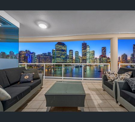 703/21 Pixley Street, Kangaroo Point, Qld 4169 - Photo 3
