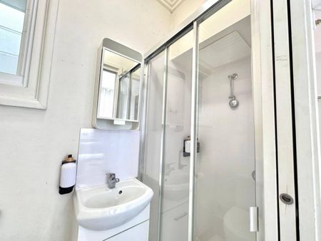 Modern Living in the Iconic 'Astoria' Building - Photo 5