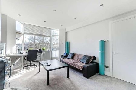 Trinity Court, Bloomsbury, WC1X - Photo 2