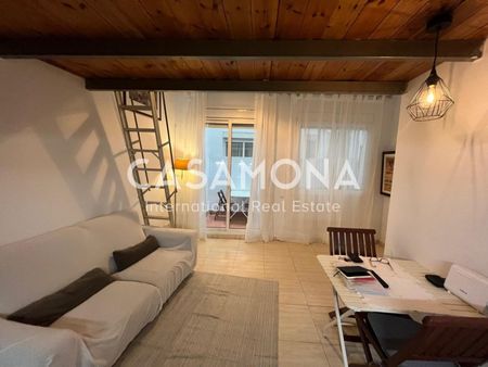 Cozy Apartment with a Private Patio in Gótico - Photo 3