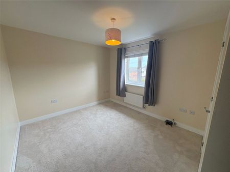 Hornchurch Square, Farnborough, Hampshire, GU14 - Photo 5