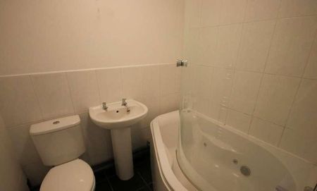 Belfield, Skelmersdale, WN8 - Photo 5