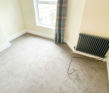 Terraced House to rent on - Photo 1
