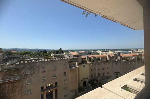 AIX PROX ROTONDE TERRASSE MEUBLE - Photo 1
