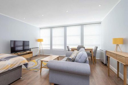 Studio to rent - Photo 2