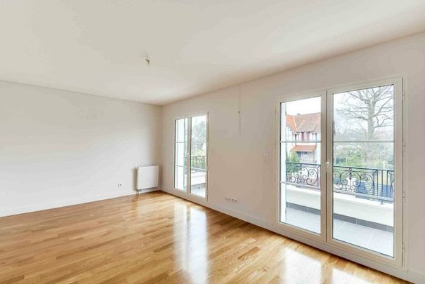 Tout savoir sur cette maison à La Celle-Saint-Cloud - Photo 1