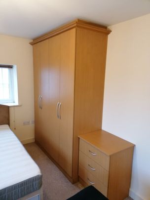 Studio Flat, Mcilroys Building, RG1 - Photo 1