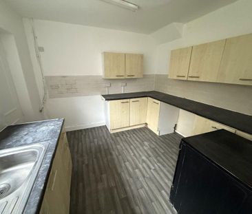2 bedroom semi-detached house to rent - Photo 3