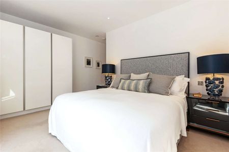 A luxury 3 bedroom apartment on the fifth floor of this contemporary riverside development. - Photo 3
