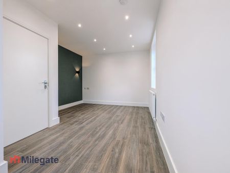 3 bedroom flat to rent - Photo 3