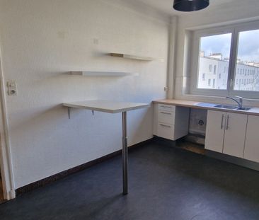 Location Appartement 4 pièces 79m² - Photo 3