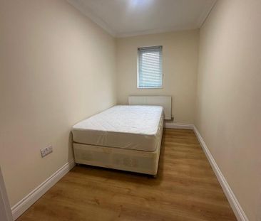 4 bedroom terraced house to rent - Photo 5