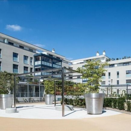 Beautiful 3.5 room apartment - with terrace and winter garden - Photo 1