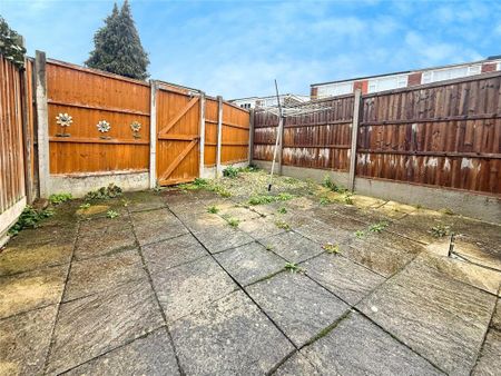 2 bedroom terraced house to rent - Photo 2