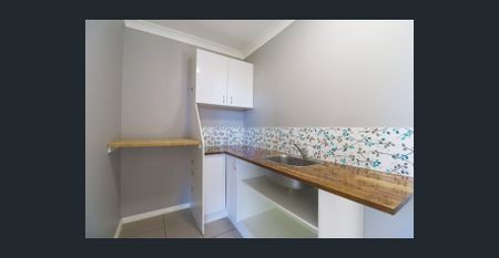 Beachside Bliss - Only Moments From The Sand! - Photo 4