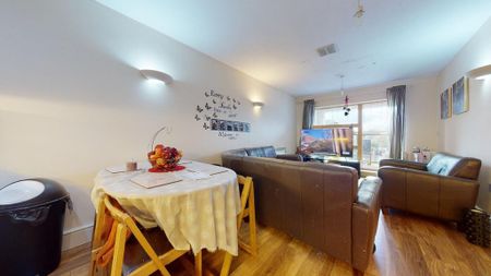 2 bedroom flat to rent - Photo 2